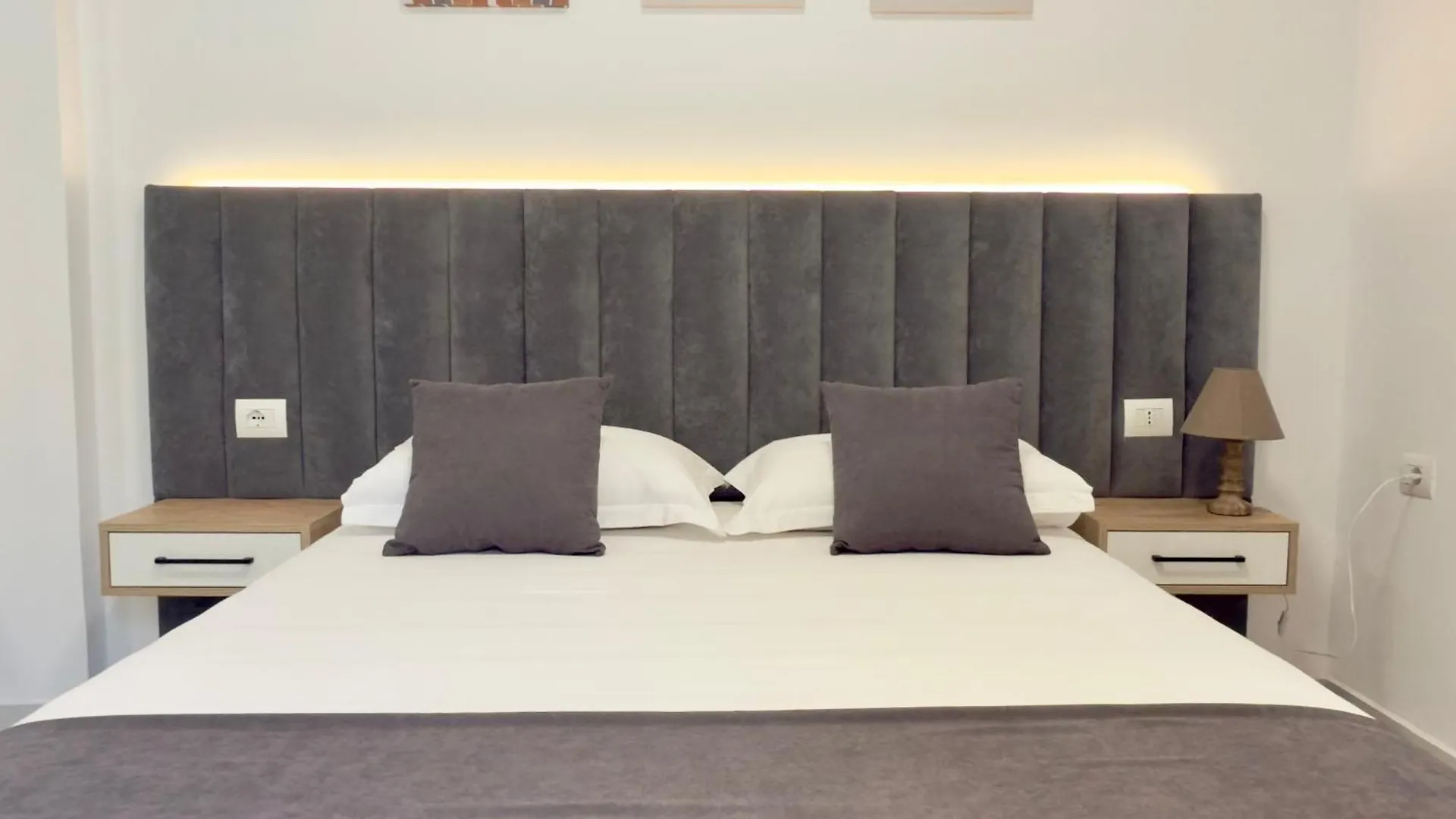 Voda Apartments 사밀