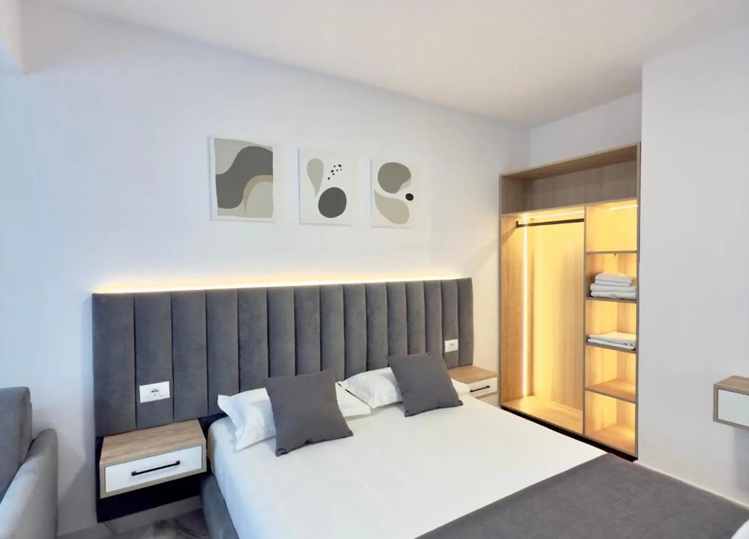 Voda Apartments 사밀