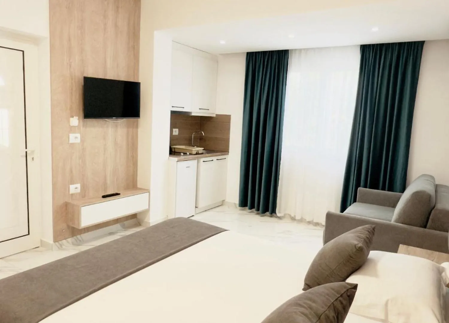 Voda Apartments 사밀